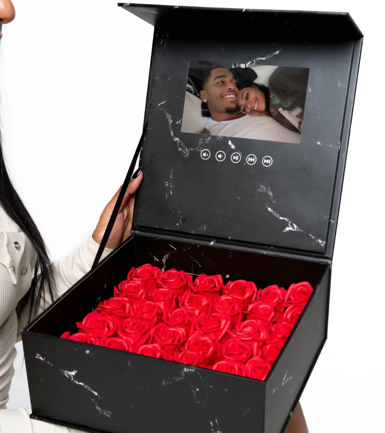 LovelyPresents | VIDEOBOX